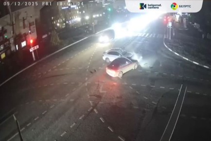 Камера запечатлела момент столкновения машин на Харгоре в Белгороде